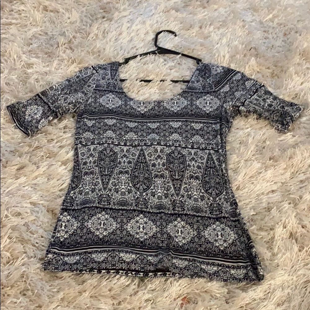 Casual blue and white top